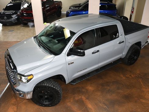 Used 2019 Toyota Tundra SR5 w/ SR5 Upgrade Package AWD/4WD image 74