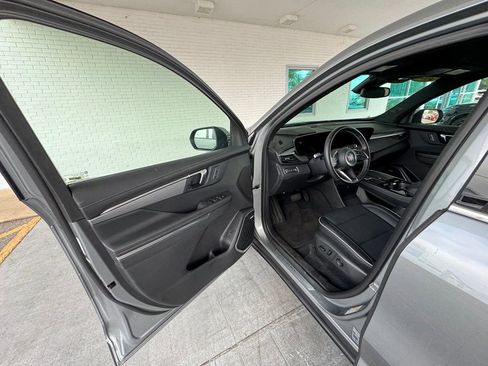 Used 2025 Buick Enclave Preferred FWD image 10