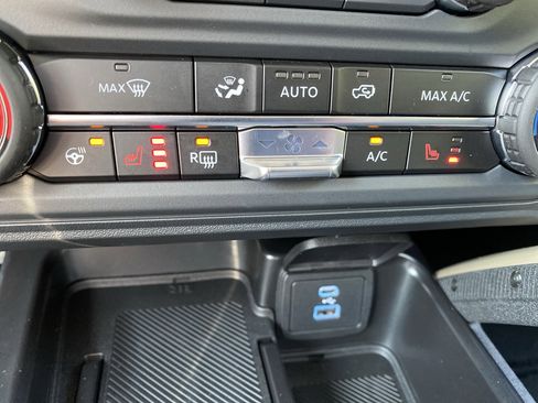 New 2025 Ford Bronco Badlands w/ Sasquatch Package AWD/4WD image 8
