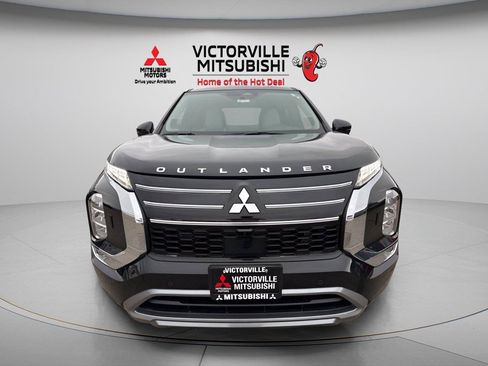 Used 2025 Mitsubishi Outlander SE AWD/4WD image 1