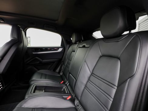 Certified 2024 Porsche Cayenne S image 24