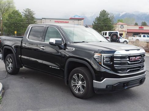 Used 2025 GMC Sierra 1500 SLT AWD/4WD image 3