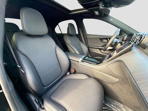 Used 2025 Mercedes-Benz C 300 Sedan image 16