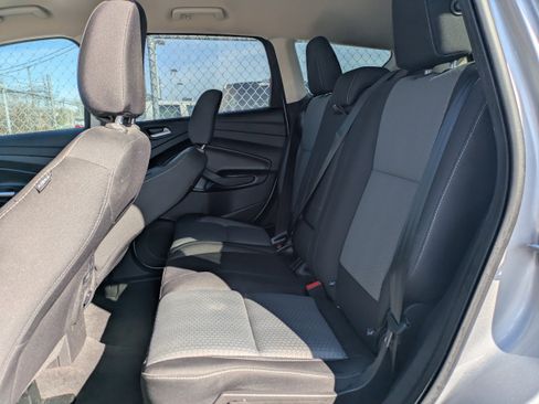Used 2019 Ford Escape SE image 11