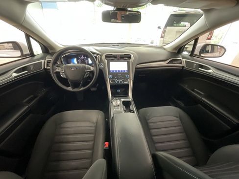 Used 2020 Ford Fusion SE image 8
