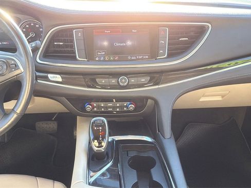 Used 2020 Buick Enclave Premium w/ Sun and Sites Package image 15