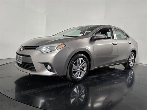 Used 2015 Toyota Corolla LE image 2