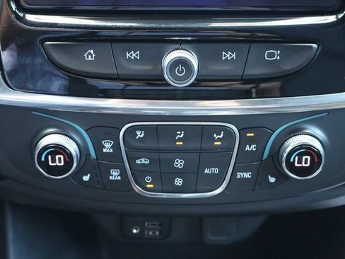 Used 2022 Chevrolet Traverse RS AWD/4WD image 13