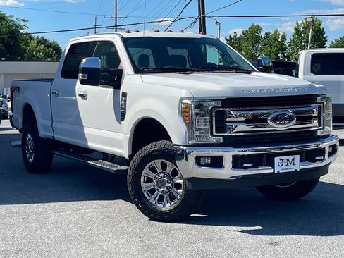 Used 2018 Ford F250 XLT w/ XLT Premium Package AWD/4WD image 1