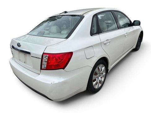 Used 2010 Subaru Impreza 2.5i image 5