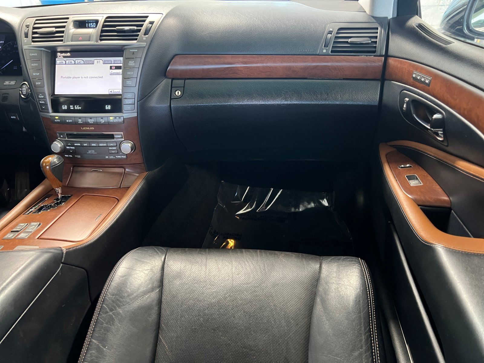 Used 2011 Lexus LS 460 w/ Sport Pkg RWD image 29