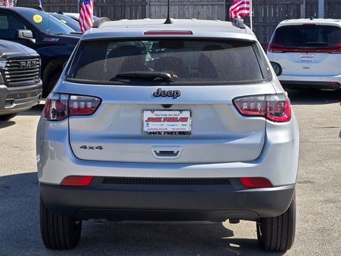 New 2026 Jeep Compass Latitude image 11