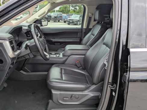 Used 2024 Ford Expedition XLT AWD/4WD image 10