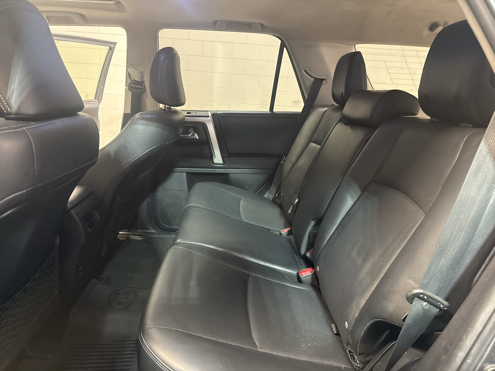 Used 2016 Toyota 4Runner Limited AWD/4WD image 23