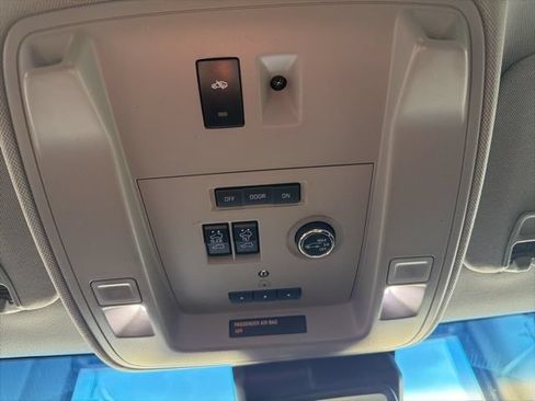 Used 2019 GMC Yukon Denali w/ Denali Ultimate Package AWD/4WD image 16