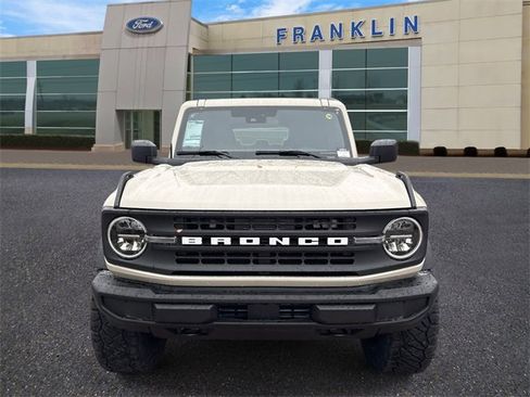 New 2025 Ford Bronco 4-Door image 2