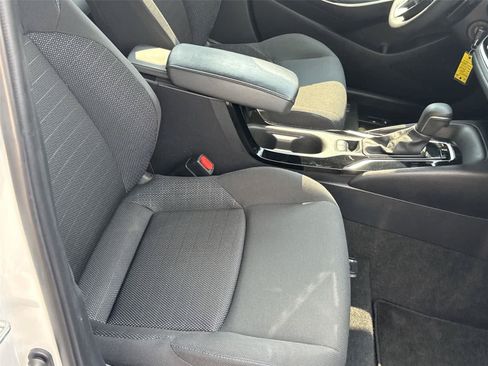 Used 2022 Toyota Corolla SE w/ Carpet Mat Package (TMS) FWD image 16