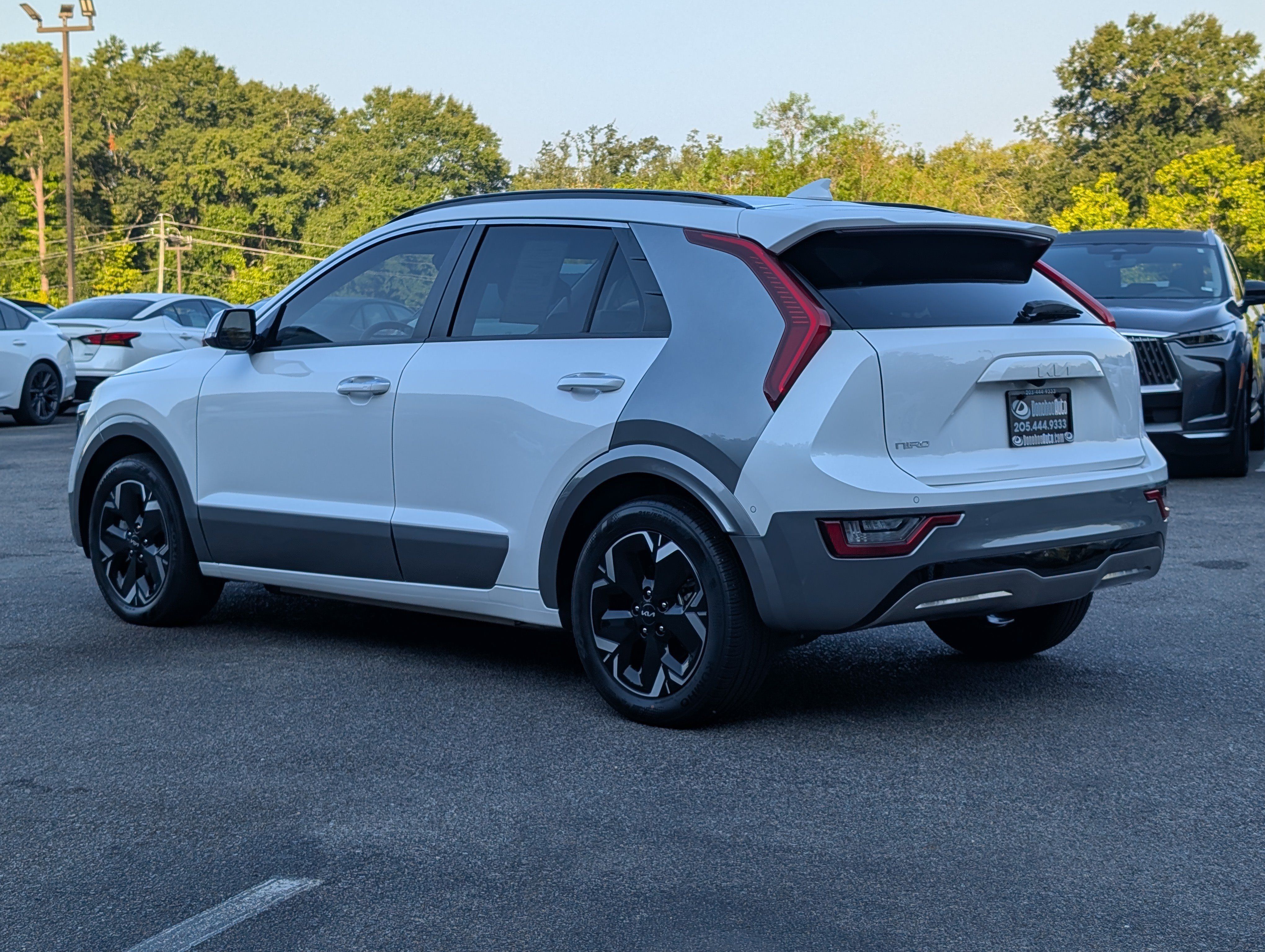 Used 2023 Kia Niro Wave FWD image 7