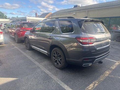 Used 2023 Honda Pilot Elite image 3