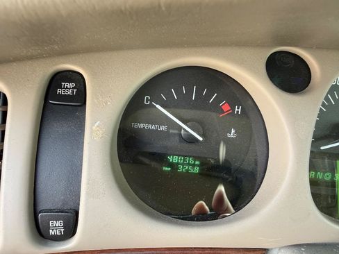 Used 2000 Buick Le Sabre Custom FWD image 9