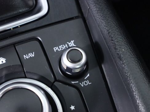 Used 2018 MAZDA MAZDA3 Sport FWD image 24