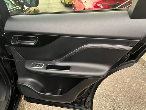 Used 2020 Jaguar F-PACE Premium image 25
