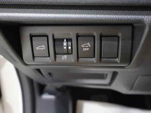 Used 2024 Subaru Outback Premium AWD/4WD image 31