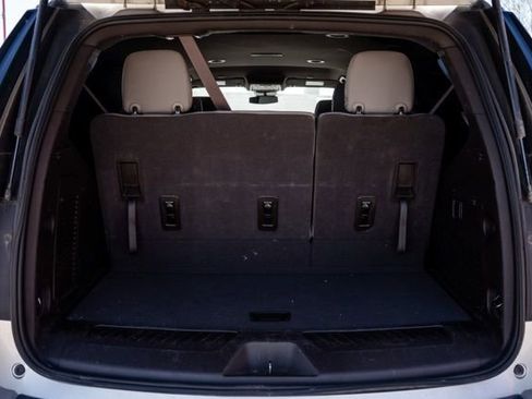 Used 2023 GMC Yukon SLE image 6