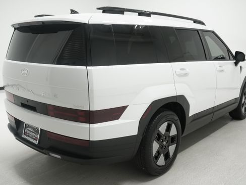 Used 2025 Hyundai Santa Fe SEL FWD image 4