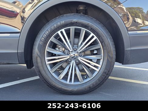 Used 2024 Volkswagen Tiguan Wolfsburg Edition image 51