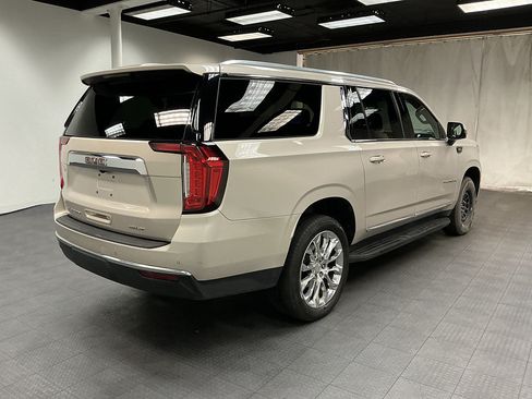 Used 2022 GMC Yukon XL SLT w/ SLT Premium Package AWD/4WD image 5