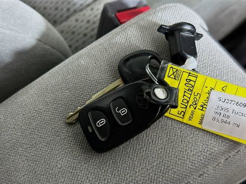 Used 2005 Hyundai Tucson GLS image 21