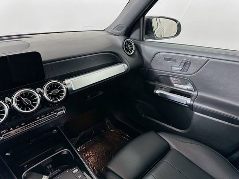 Used 2023 Mercedes-Benz GLB 250 4MATIC image 30