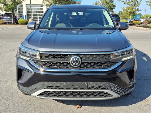 Used 2022 Volkswagen Taos SE image 4