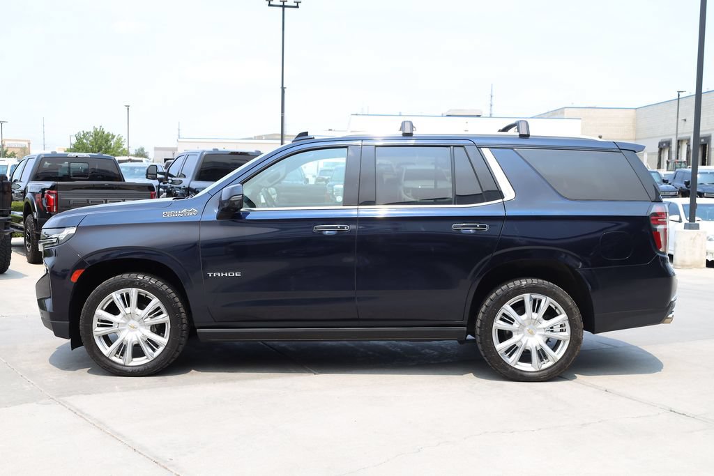 Used 2021 Chevrolet Tahoe High Country w/ Premium Package AWD/4WD image 3