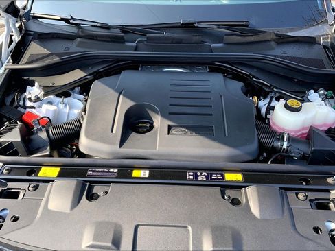 New 2026 Land Rover Range Rover SE image 16