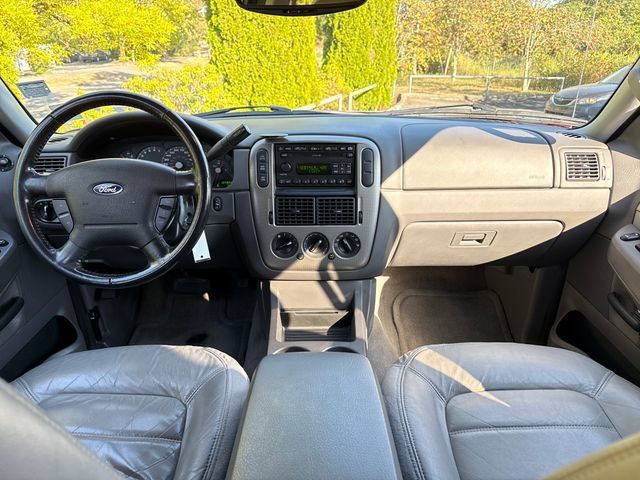 Used 2004 Ford Explorer XLT AWD/4WD image 8