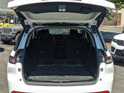 Used 2022 Jeep Grand Cherokee L Limited w/ Black Appearance Package image 29