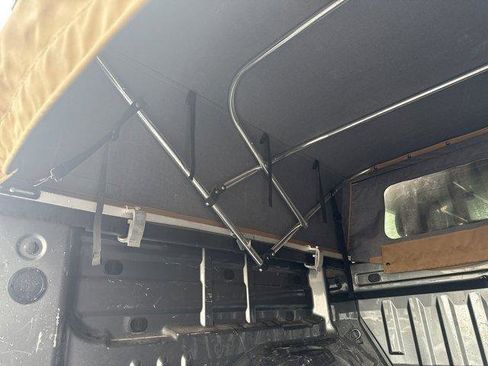 Used 2022 Chevrolet Colorado LT w/ Luxury Package image 11