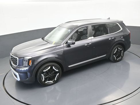 Used 2025 Kia Telluride S FWD image 58
