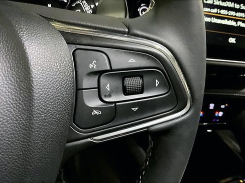 Used 2023 Buick Envision Avenir AWD/4WD image 22