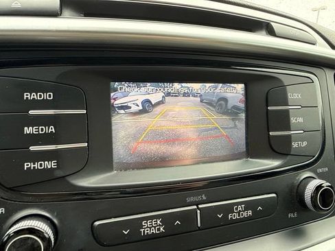 Used 2017 Kia Sorento AWD image 11