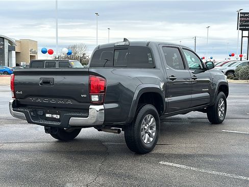 Used 2018 Toyota Tacoma SR5 image 8