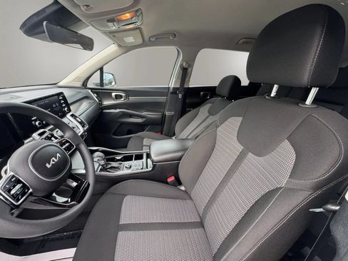 Used 2022 Kia Sorento LX FWD image 10