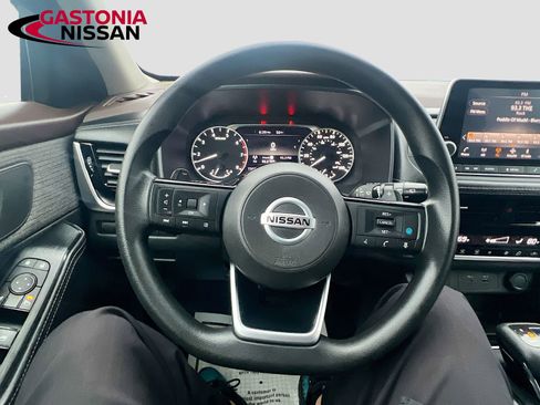 Used 2023 Nissan Rogue SL w/ SL Premium Package image 14