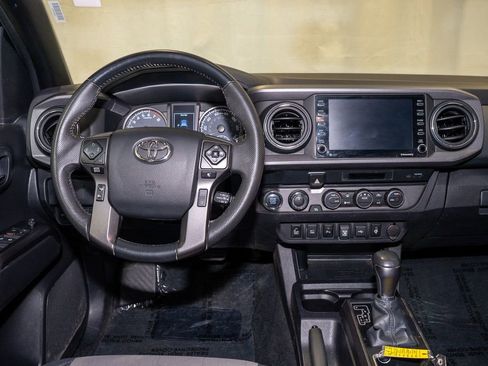 Certified 2023 Toyota Tacoma TRD Off-Road image 2