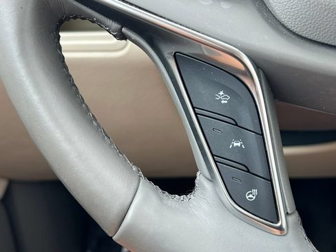 Used 2018 Cadillac XT5 Luxury w/ Driver Awareness Package AWD/4WD image 23