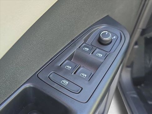Used 2026 Volkswagen Taos S FWD image 5