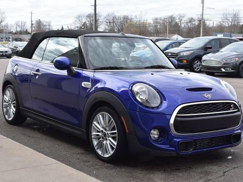 Used 2019 MINI Cooper S w/ Signature Upholstery Package FWD image 9