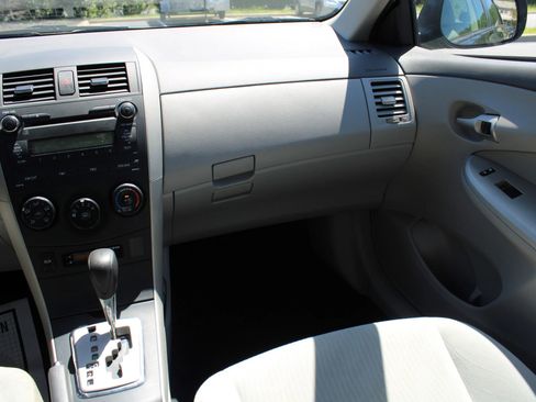 Used 2010 Toyota Corolla LE image 16